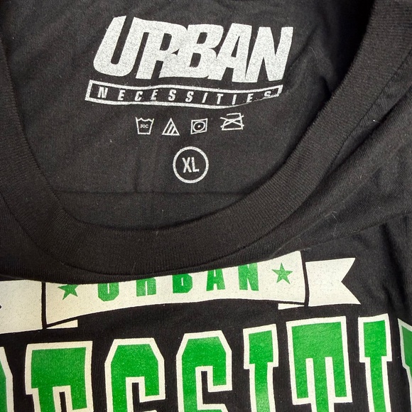 Urban Necessities Basketball Graphic Tee XL Celtics Green Black - Picture 2 of 3